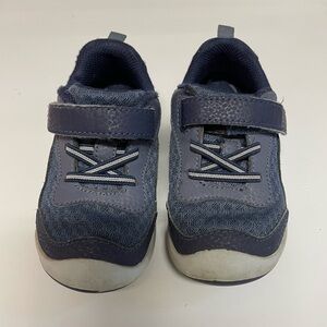 Stride rite toddler shoes size 6.5T